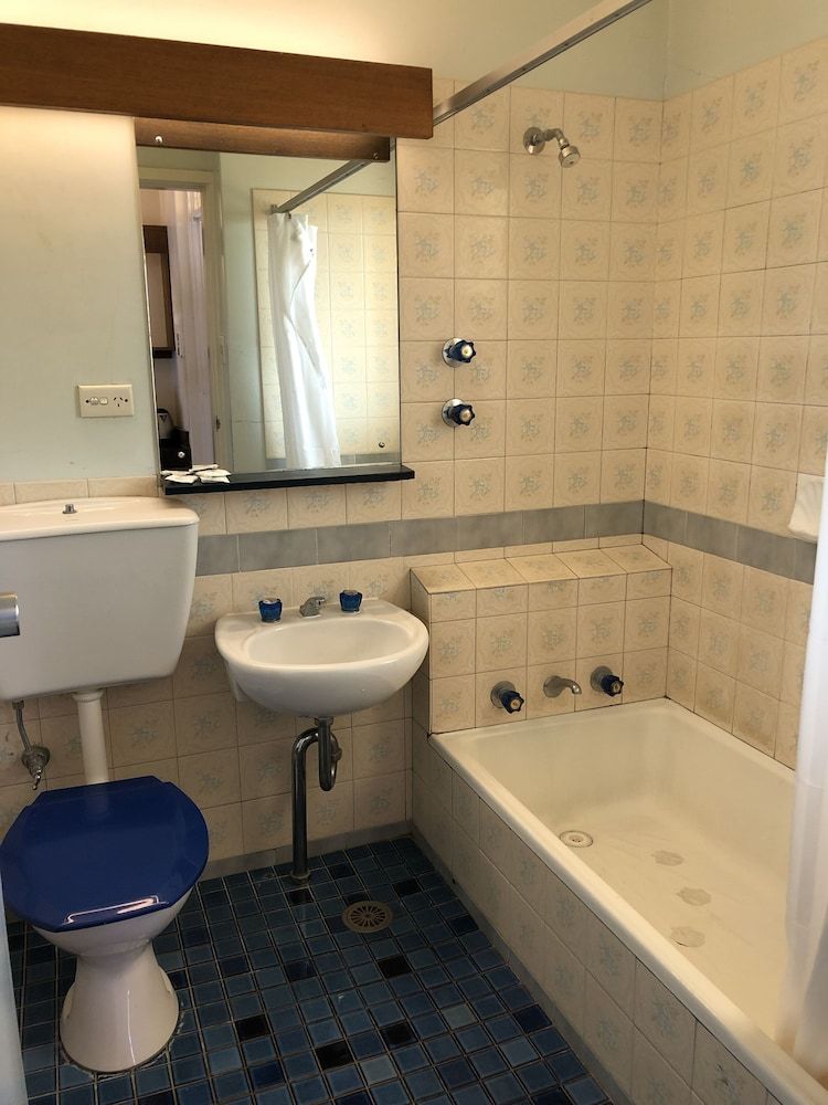 Canberra Lyneham Motor Inn Budget Room 9