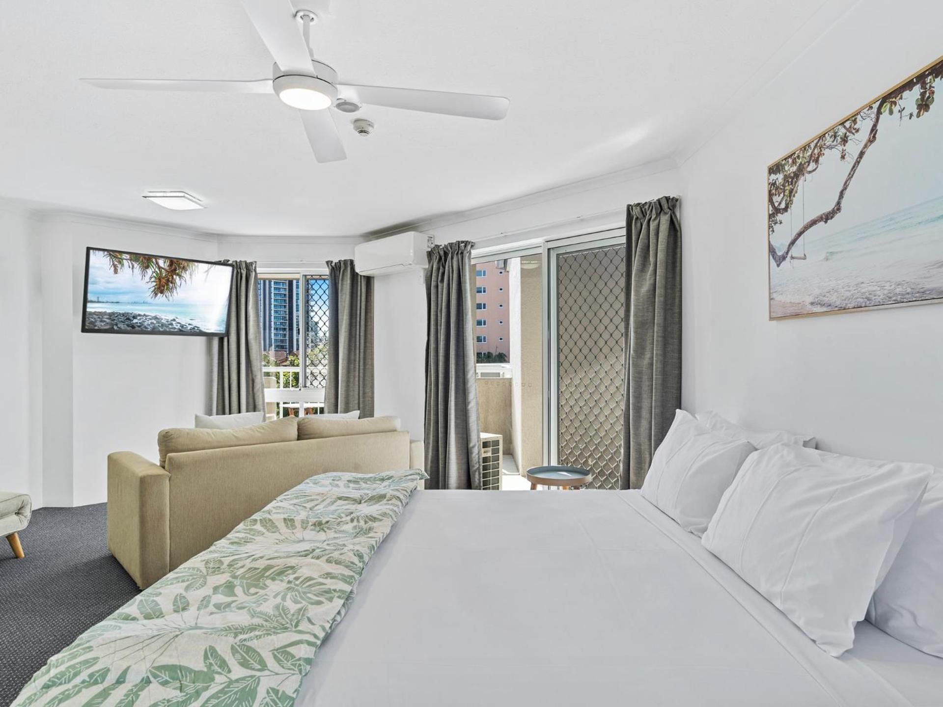 Three-Bedroom Apartment with Balcony