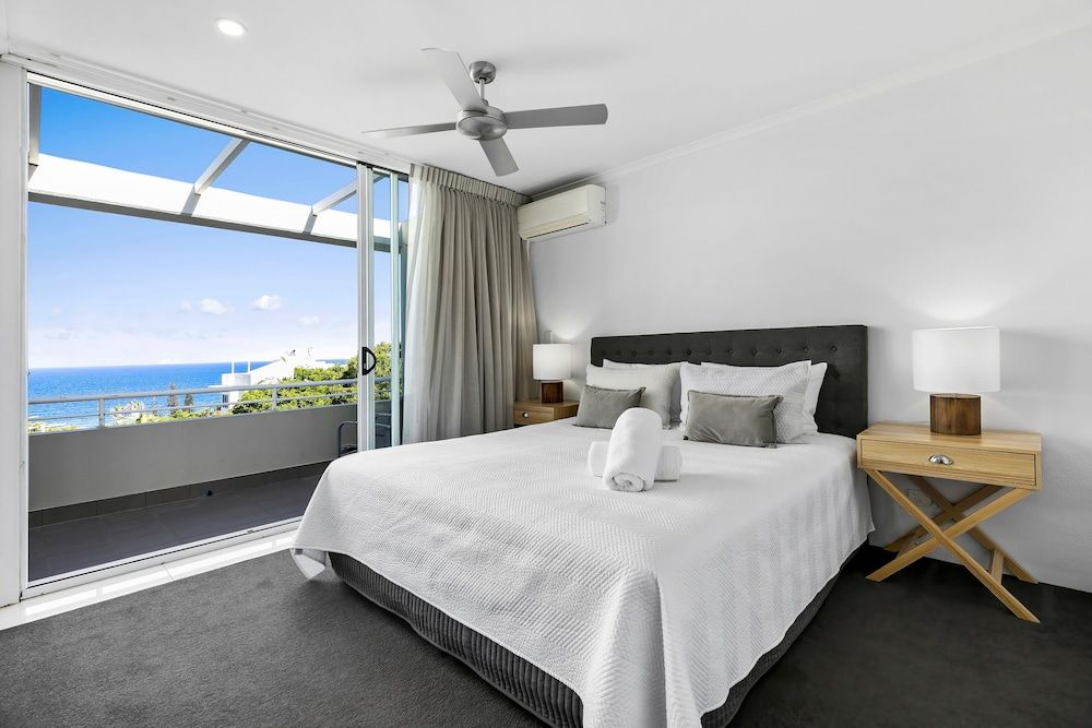 1 Bedroom, Panoramic Ocean view, Top level Middle