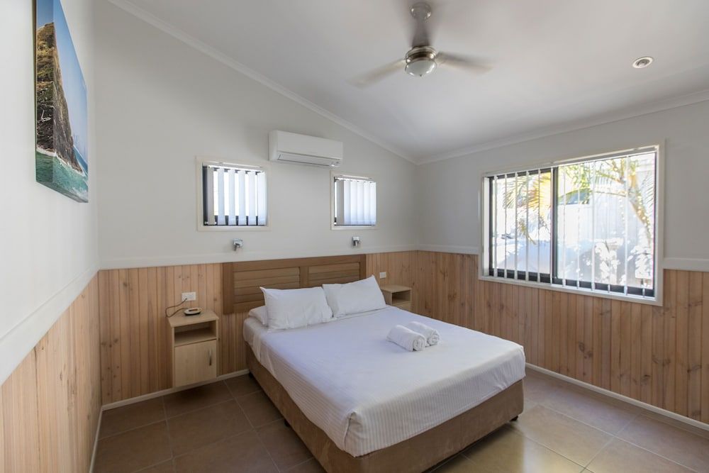 Standard Cabin, 3 Bedrooms, Non Smoking, River View (Waterfront)