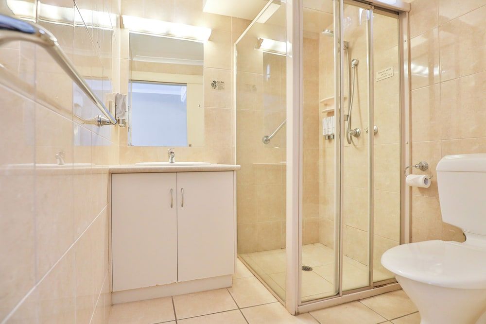 Boulevard Motor Inn Standard King Room 5