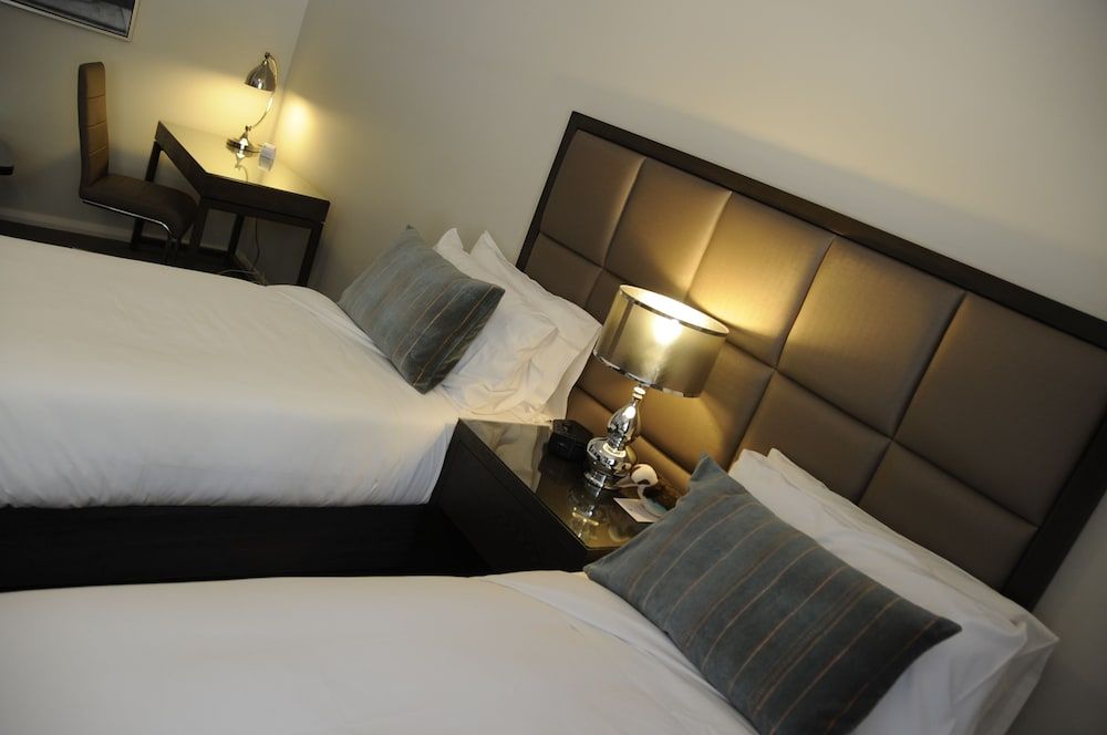 Riverside Oaks Golf Resort Deluxe Room 5