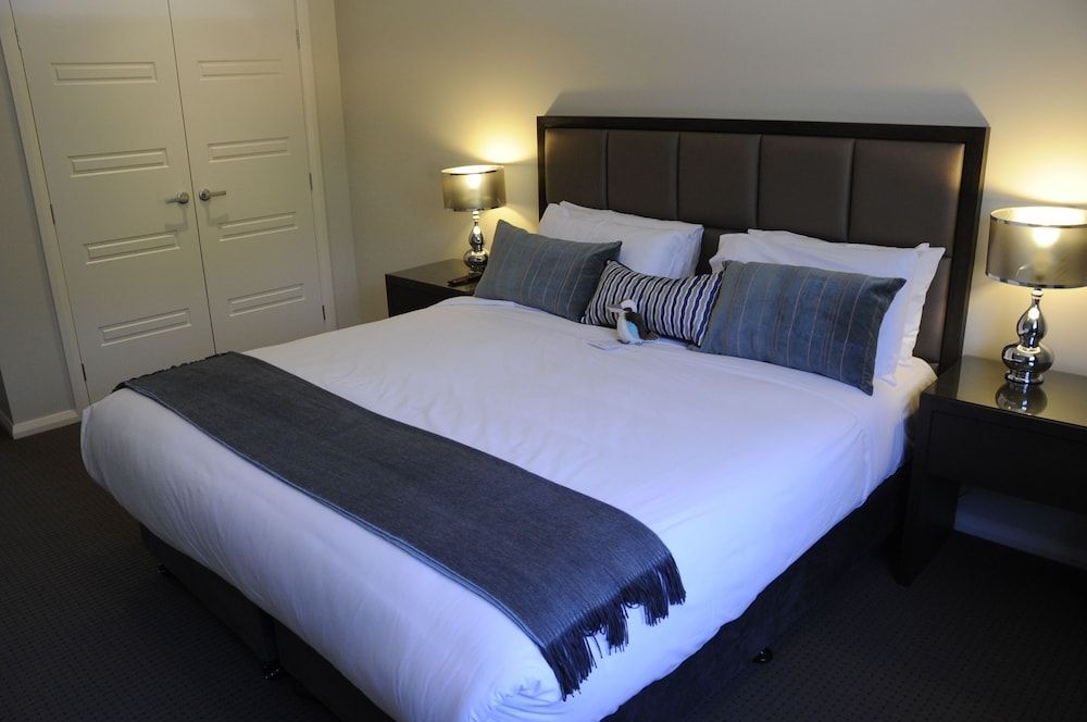 Riverside Oaks Golf Resort Deluxe Room