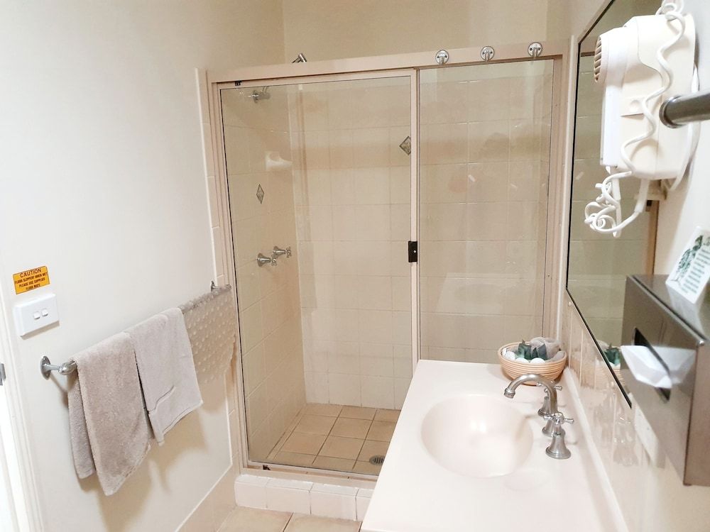 Rockhampton Palms Motor Inn Family Room, Non Smoking 4