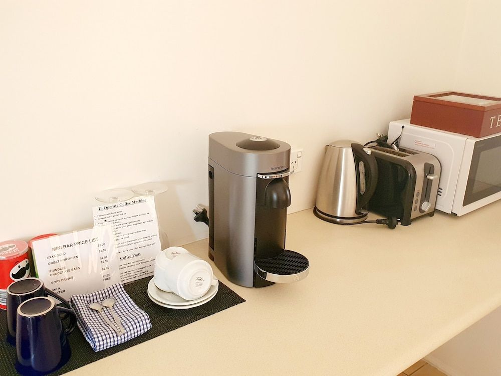 Rockhampton Palms Motor Inn Deluxe Room, Non Smoking 4