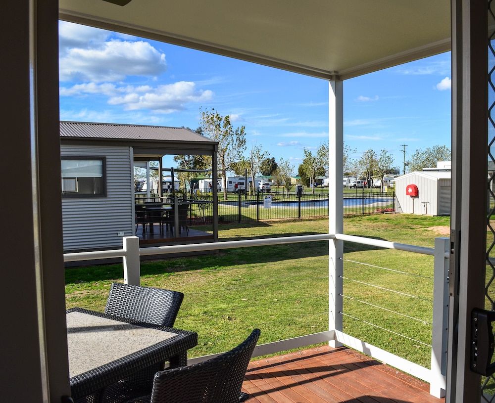 Superior Cabin, 2 Bedrooms, Pool Access, Pool View