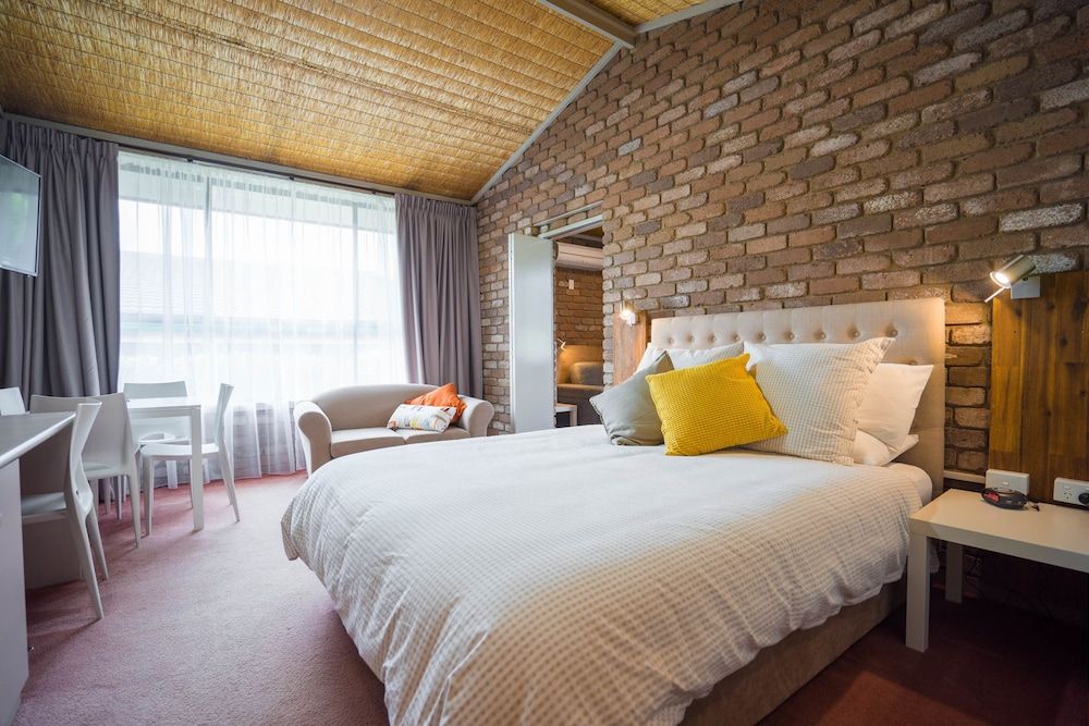 Farnham Court Family Suite, 2 Bedrooms, Garden View 6