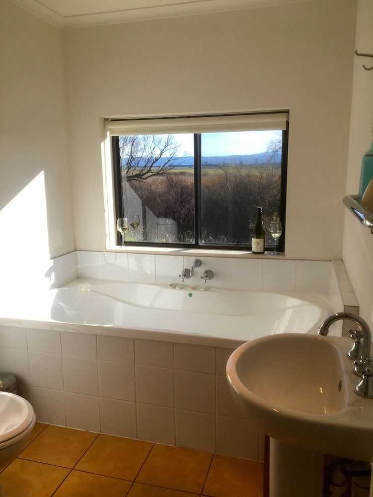 Abington Farm The Rainbow Cottage 2