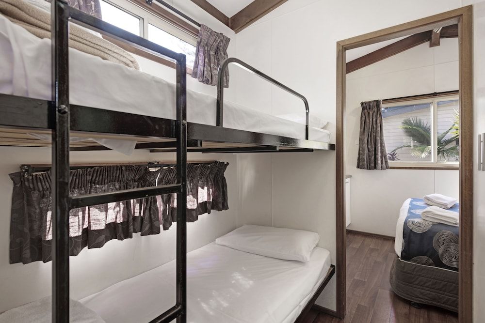 Discovery Parks - Emerald Beach Economy 1 Bedroom - Sleeps 4