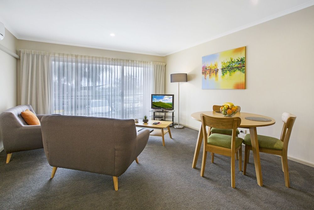 Quest Tamworth Apartment, Accessible 5