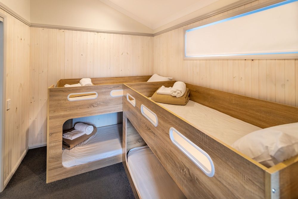 Ingenia Holidays Soldiers Point Aloha Cabin 3