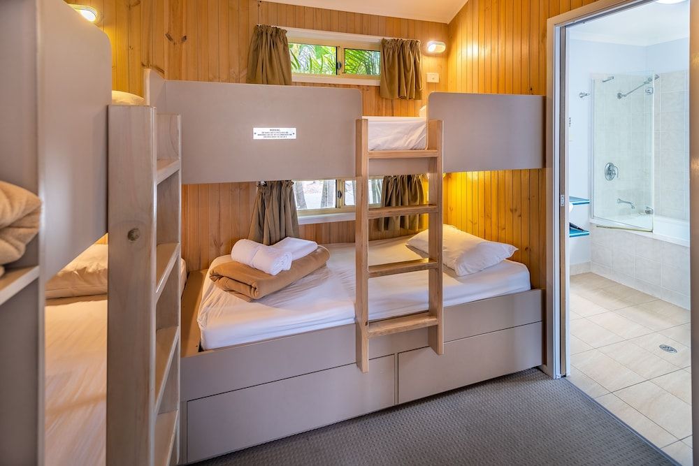 Ingenia Holidays Soldiers Point Oasis Cabin - 2 Bedrooms 2