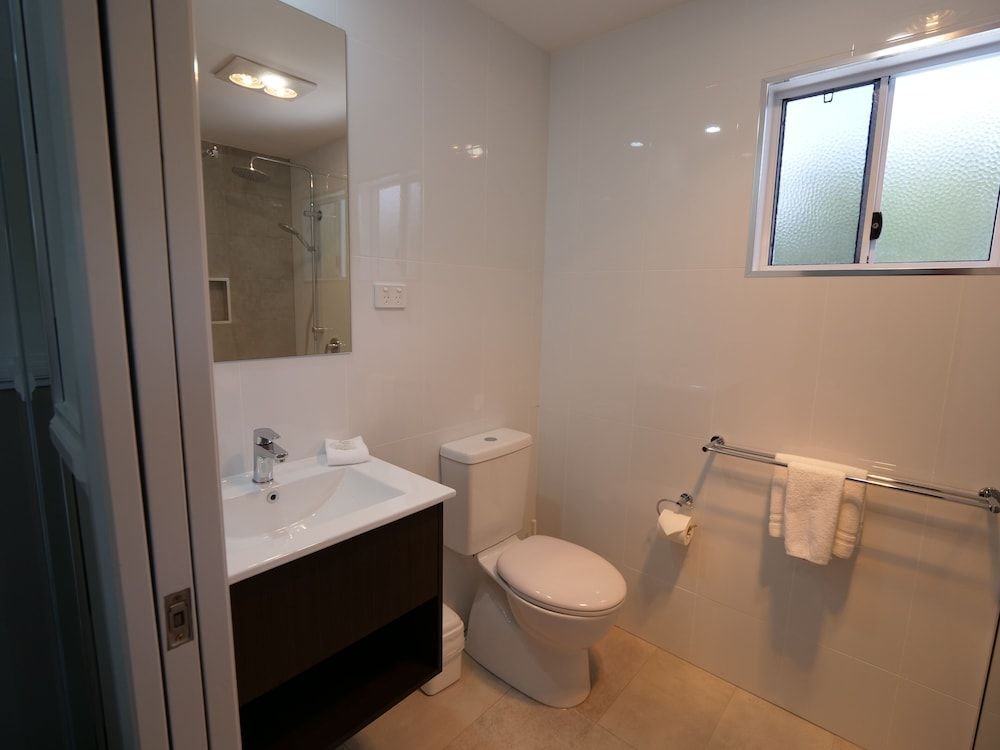 Ingenia Holidays Soldiers Point Treehouse Duplex 11