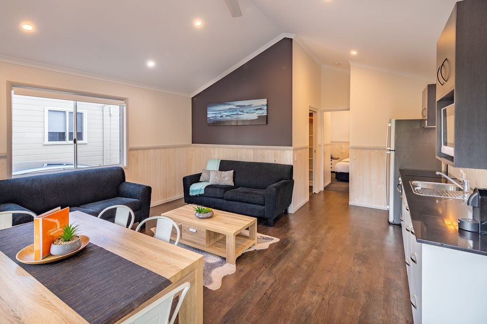 Ingenia Holidays Soldiers Point Aloha Cabin 2