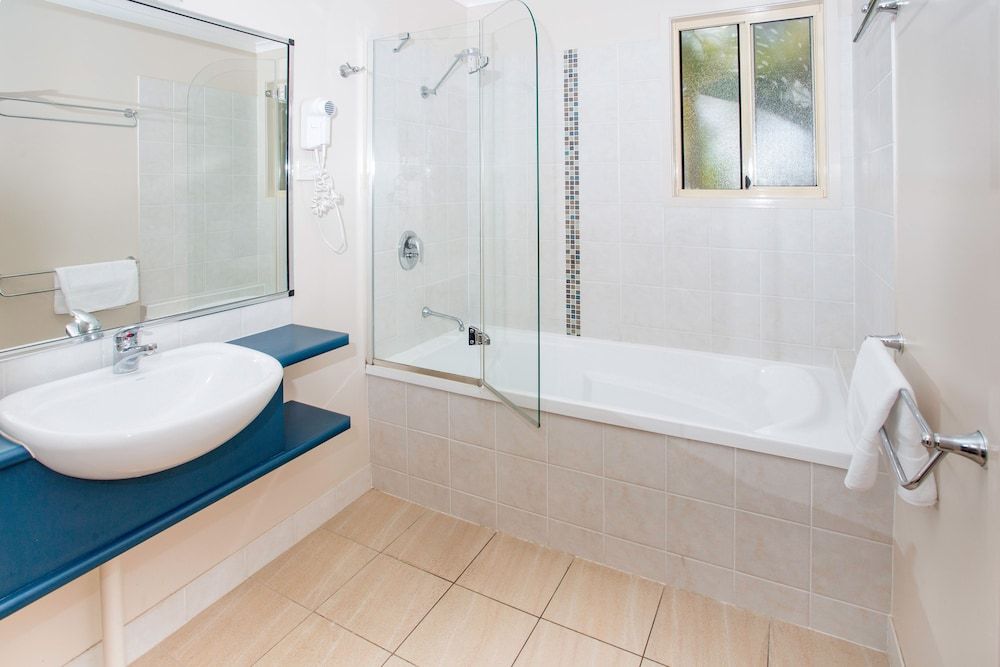 Ingenia Holidays Soldiers Point Oasis Cabin - 2 Bedrooms 5