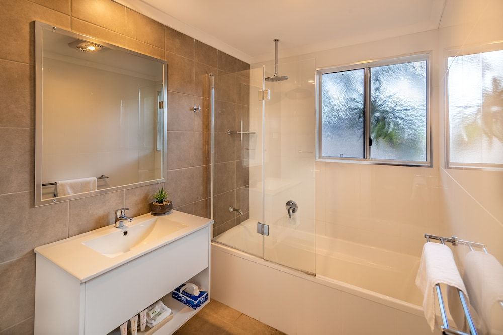 Ingenia Holidays Soldiers Point Aloha Cabin 4