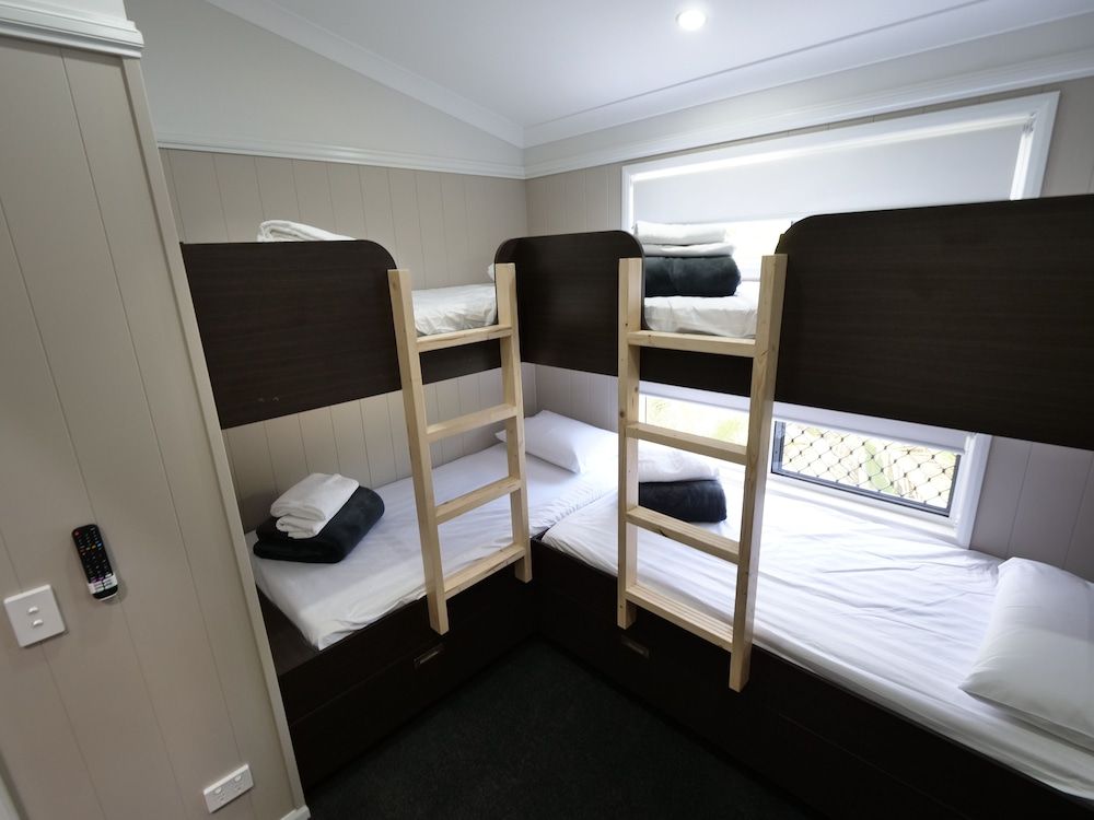 Ingenia Holidays Soldiers Point Treehouse Duplex 4