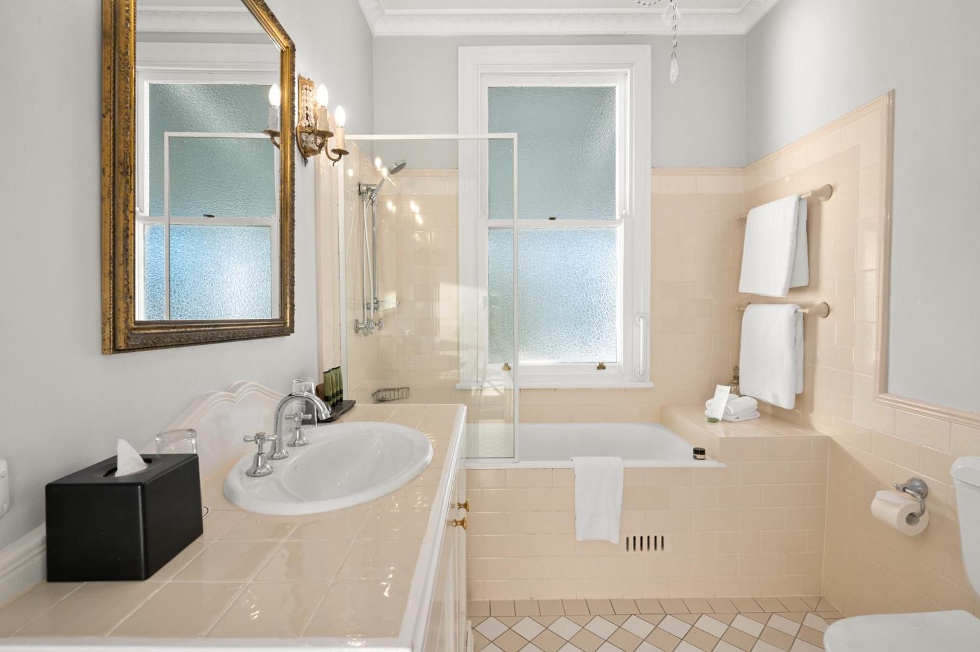 The Convent Hunter Valley Hotel Premier Room 10