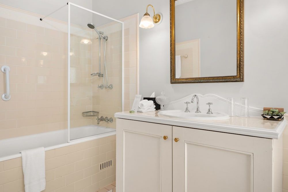 The Convent Hunter Valley Hotel Superior Room 6