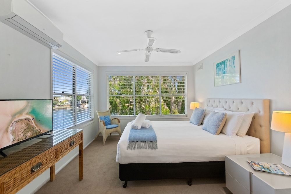 3 Bedroom Waterfront
