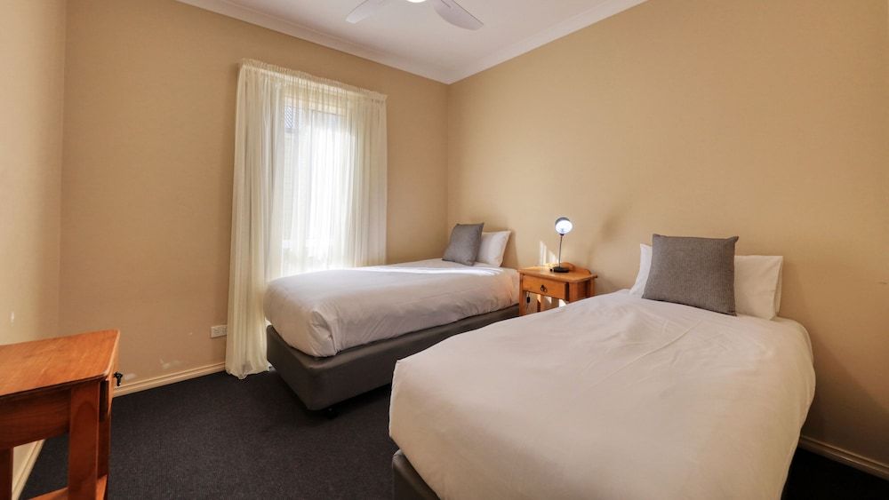 2 Bedroom Apartment (SC Balcony Spa Q+S+S)