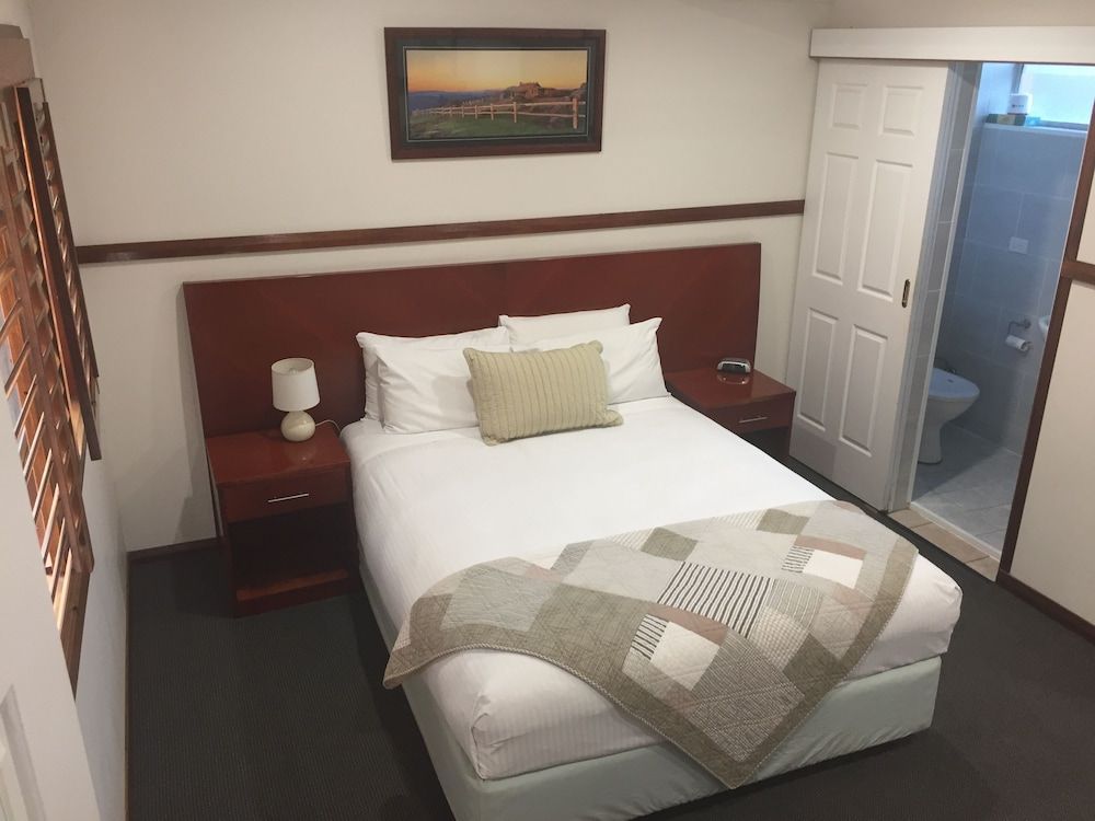 Standard Room, 1 Queen Bed
