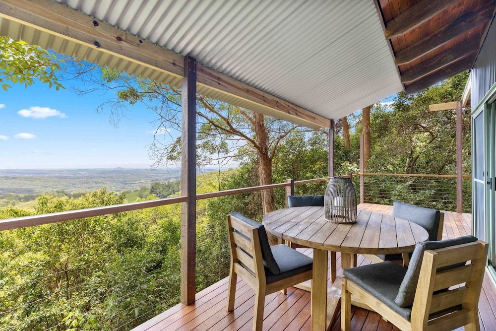 Treetops Seaview Montville The Studio Treehouse (Require all wheel drive car to access) 3