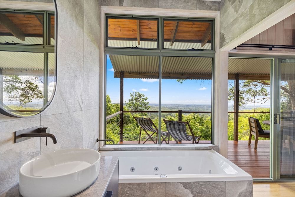 Treetops Seaview Montville The Studio Treehouse (Require all wheel drive car to access) 9
