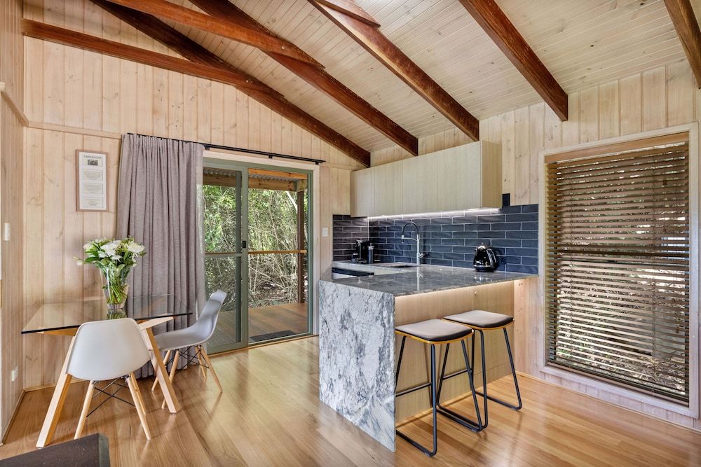 Treetops Seaview Montville Superior Tree House 9