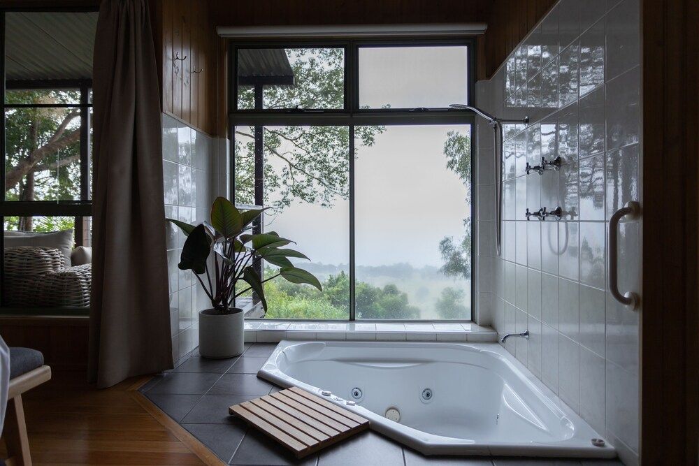 Treetops Seaview Montville 1 Bedroom Treehouse 7