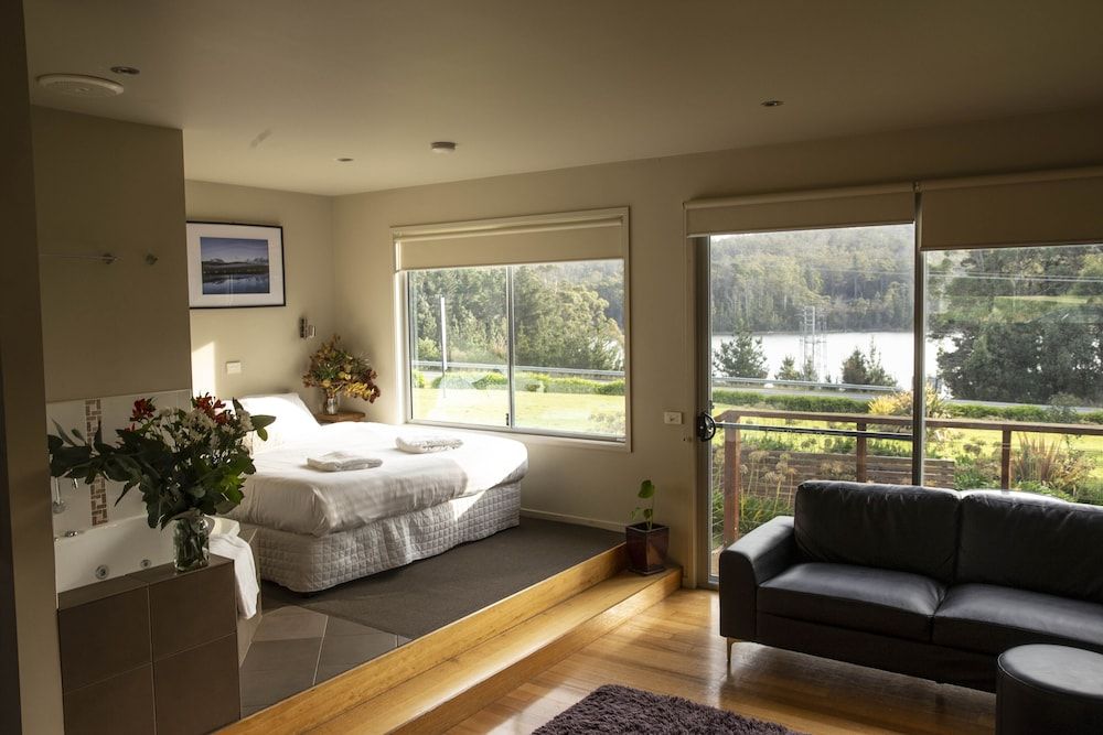 Little Norfolk Bay Events and Chalets Studio (Spa) 2