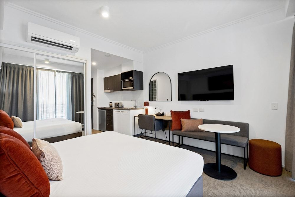 Quest Mackay on Gordon Studio 2