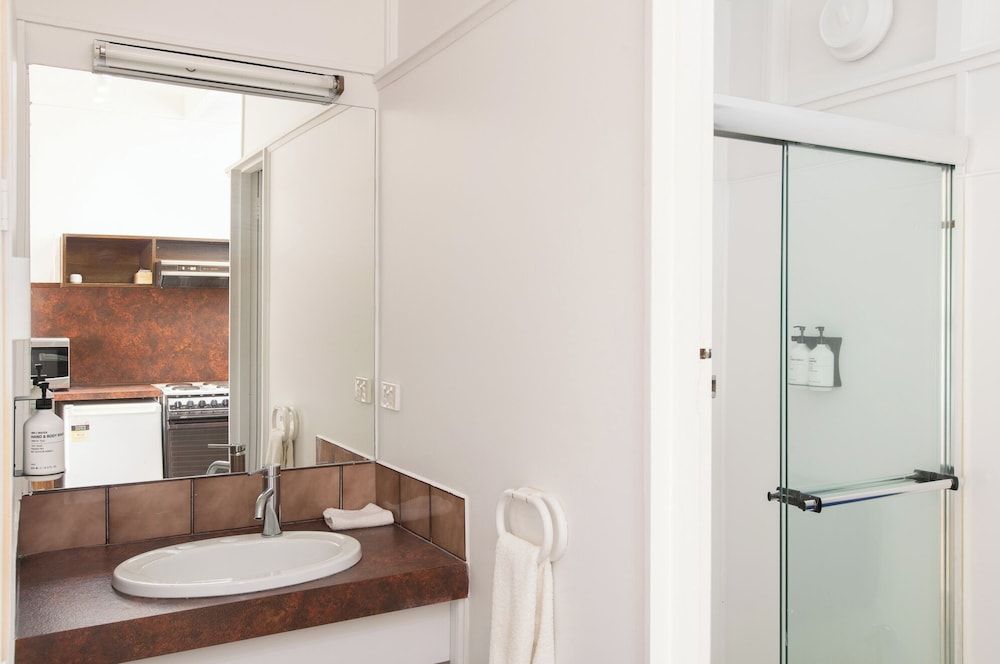 Village Family Motor Inn Apartment, 2 Bedrooms 12