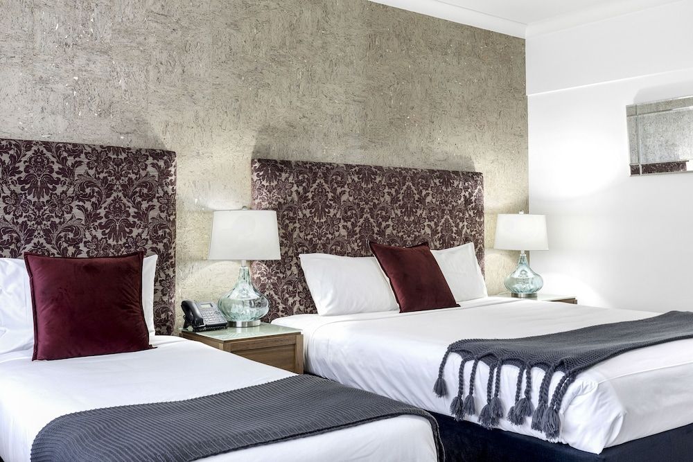 Berry Village Boutique Motel Deluxe Triple Room, Free Wi-Fi & Parking