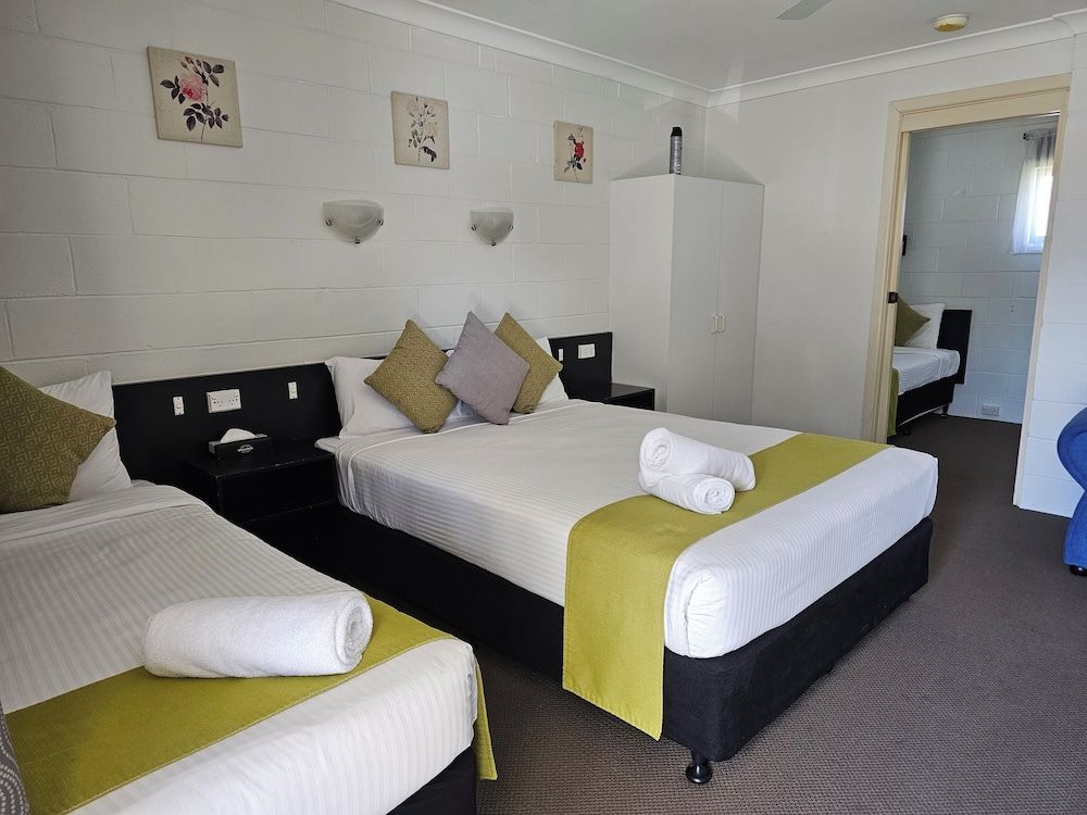 Azalea Motel Twin Single 4