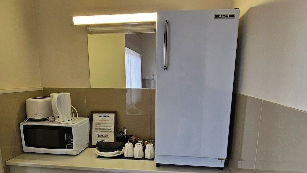 Blue Lake Motel Basic Triple Room 8