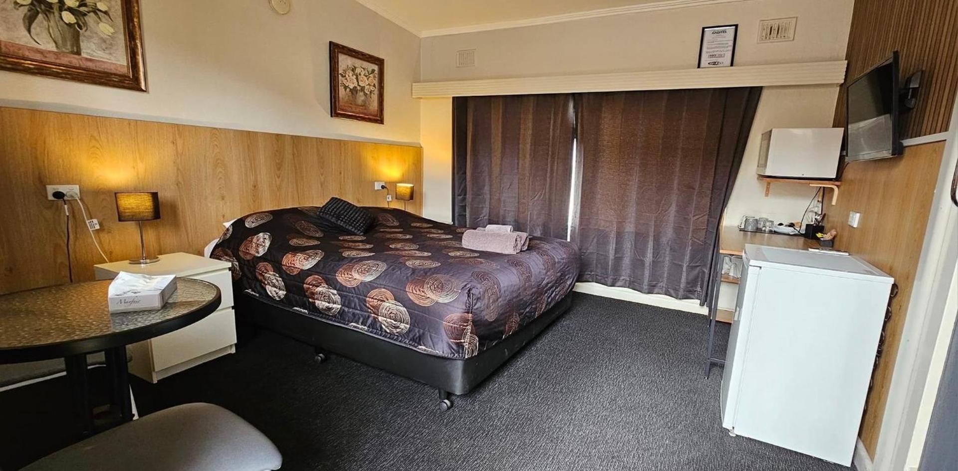 Budget Queen Room