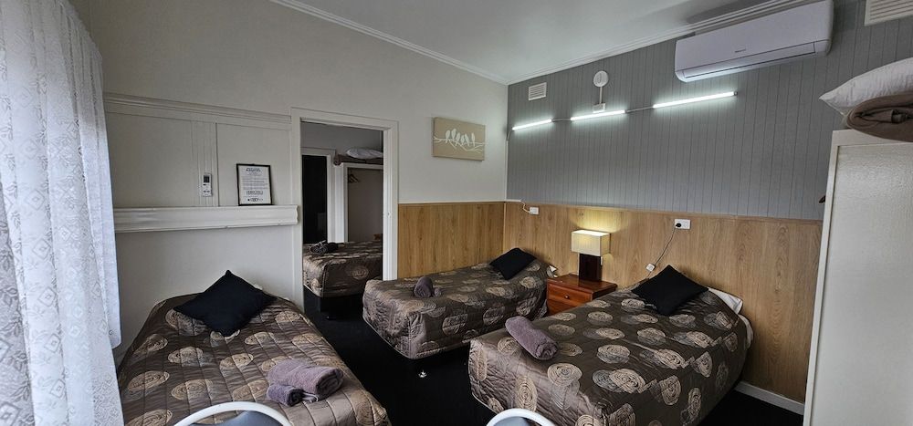 Blue Lake Motel Family Double Room (Interconnected Family Room)