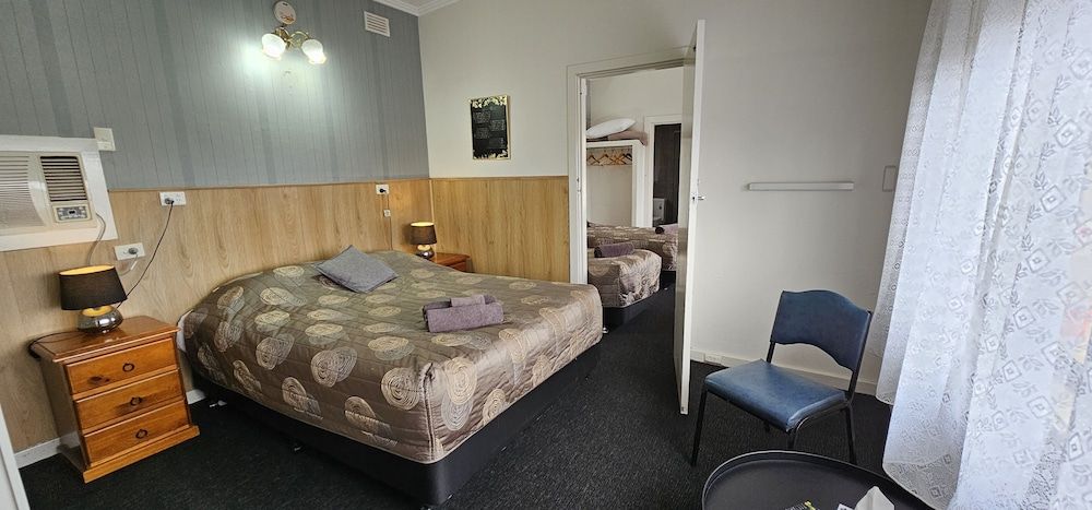 Blue Lake Motel Family Double Room (Interconnected Family Room) 4