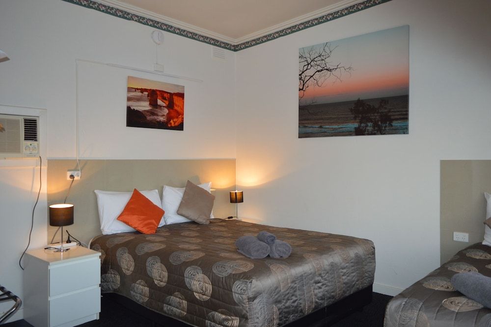 Blue Lake Motel Basic Triple Room 2