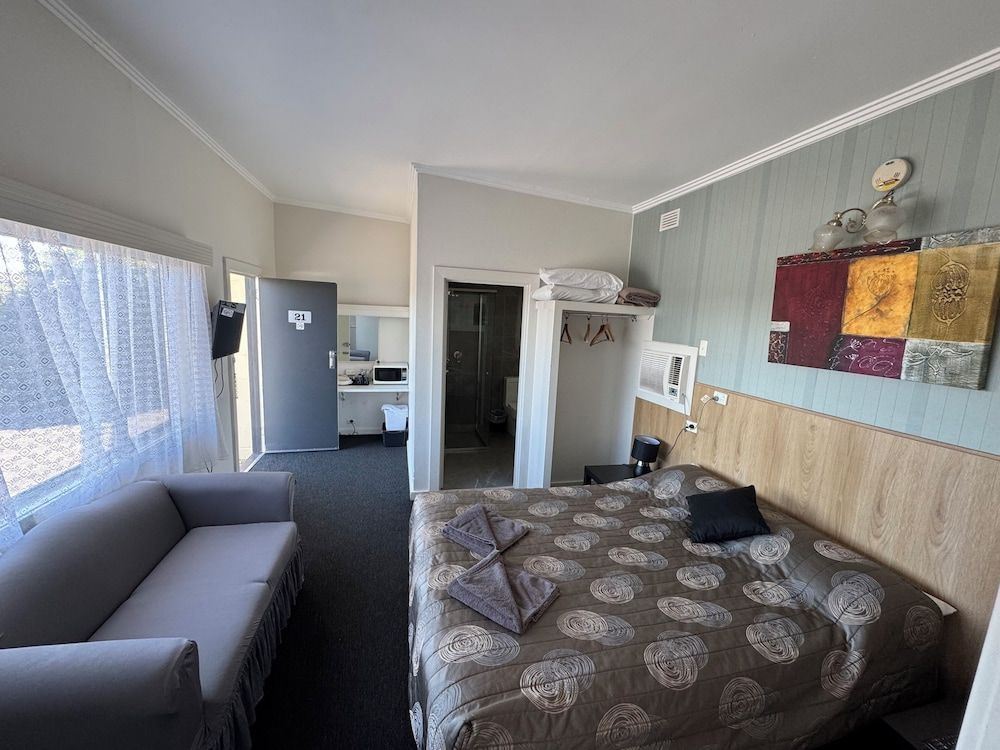 Blue Lake Motel Family Double Room (Interconnected Family Room) 4