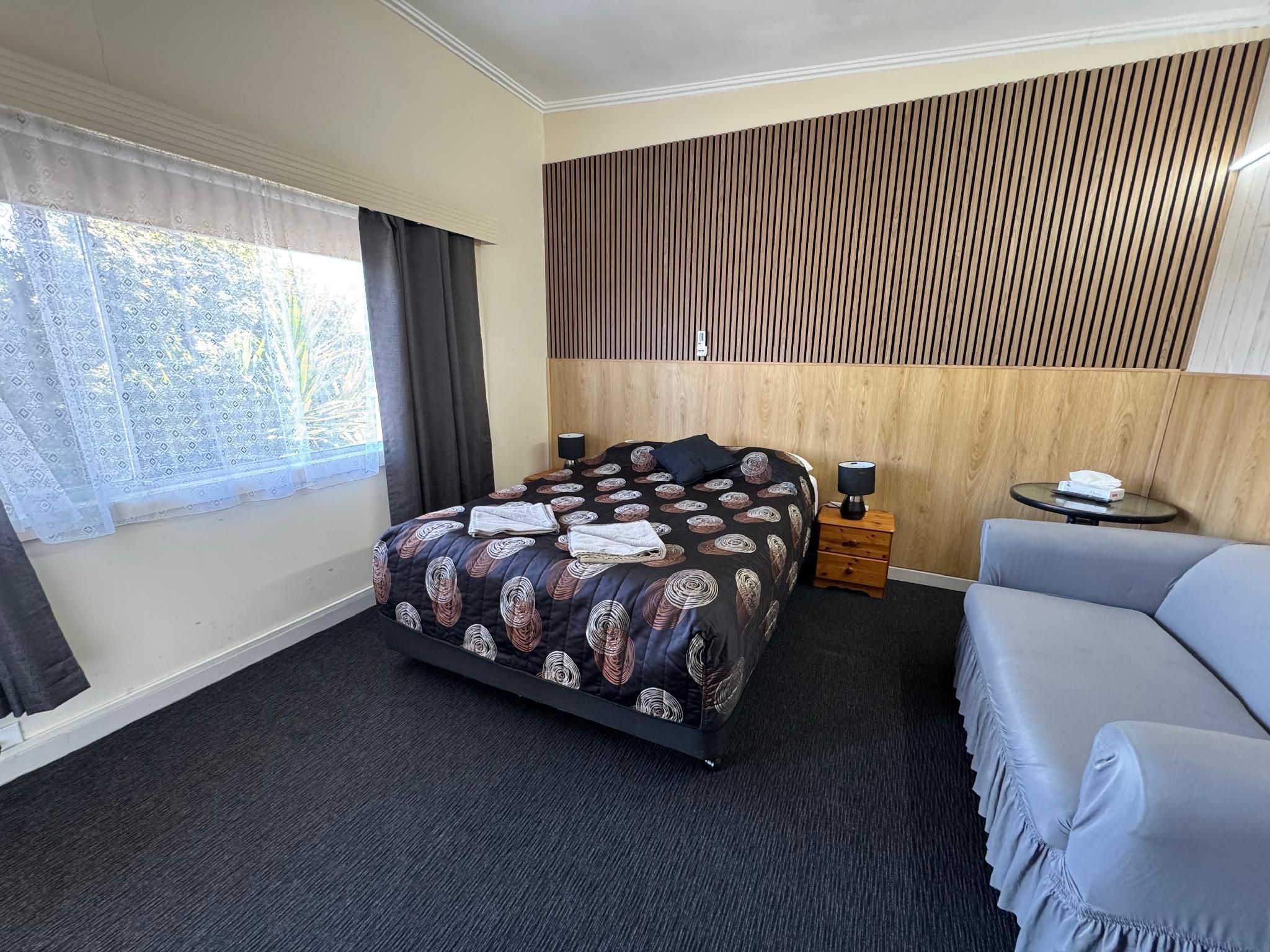 Blue Lake Motel Standard Queen Room