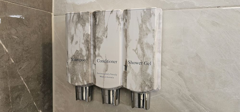 Blue Lake Motel Family Double Room (Interconnected Family Room) 9