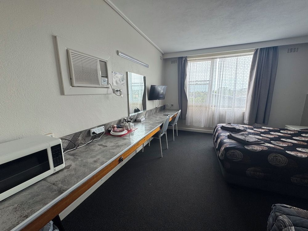 Blue Lake Motel Basic Triple Room