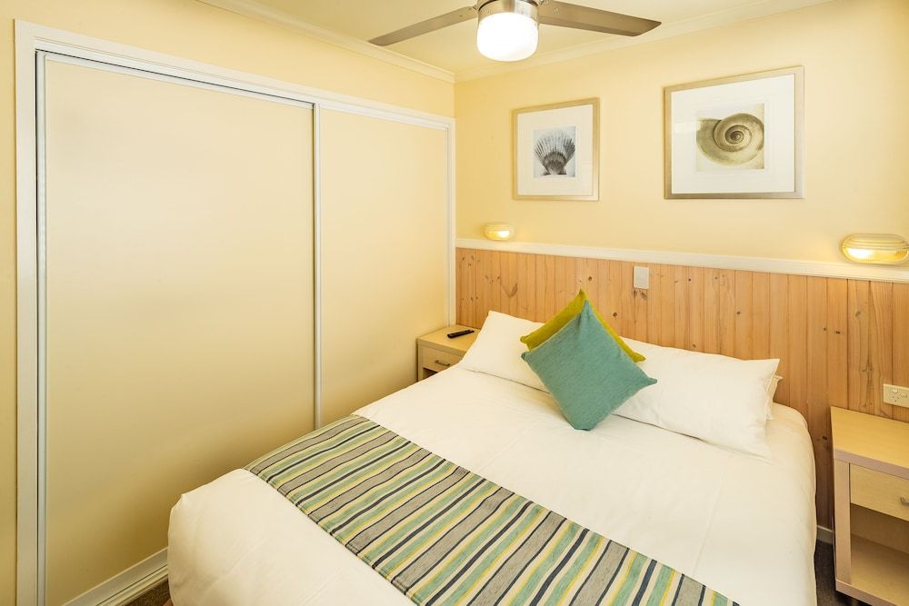 Ingenia Holidays Nambucca Heads Watefront Deluxe Spa Cabin 2
