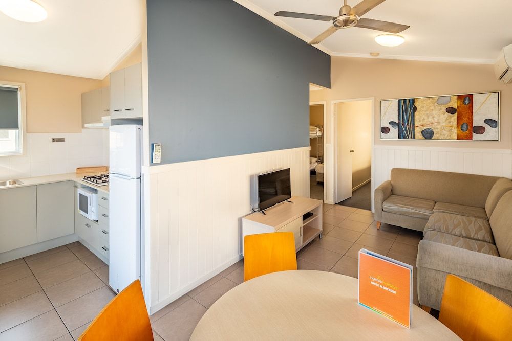 Ingenia Holidays Nambucca Heads Waterfront Spa Cabin 5