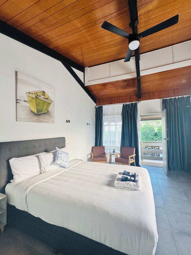 Jetty Motel The Entrance Deluxe Double Room, 1 Queen Bed, Non Smoking, Refrigerator & Microwave 6