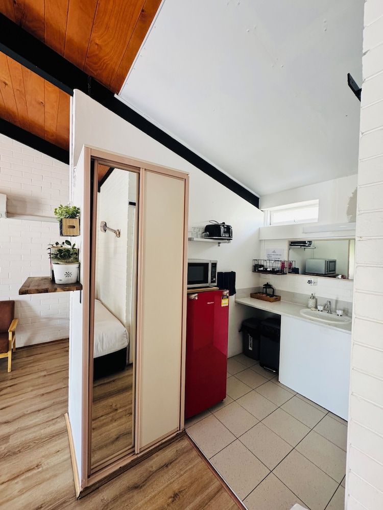 Jetty Motel The Entrance Family Quadruple Room, 1 Bedroom, Non Smoking, Refrigerator & Microwave 14