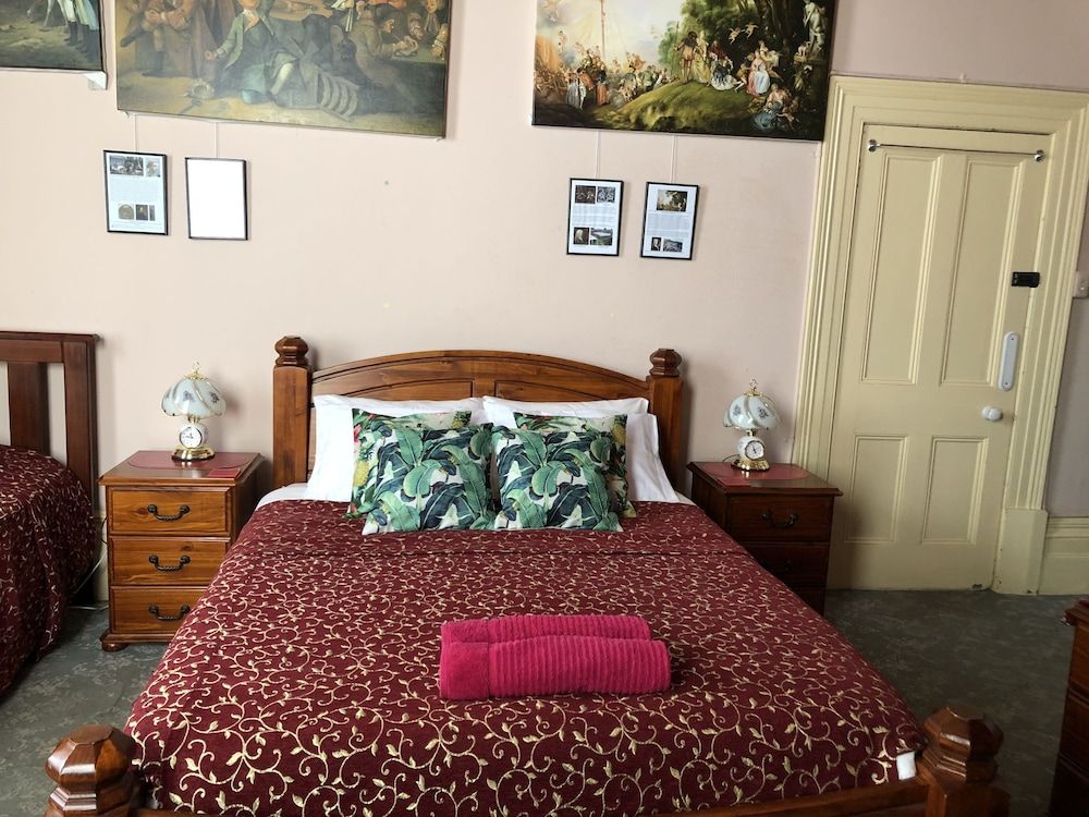 Standard Suite, 1 Bedroom, Non Smoking, Shared Bathroom (Triple Room 5)