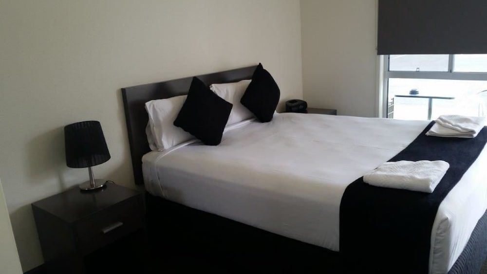 Dooleys Capella Tavern and Motel Pet Friendly Room 2